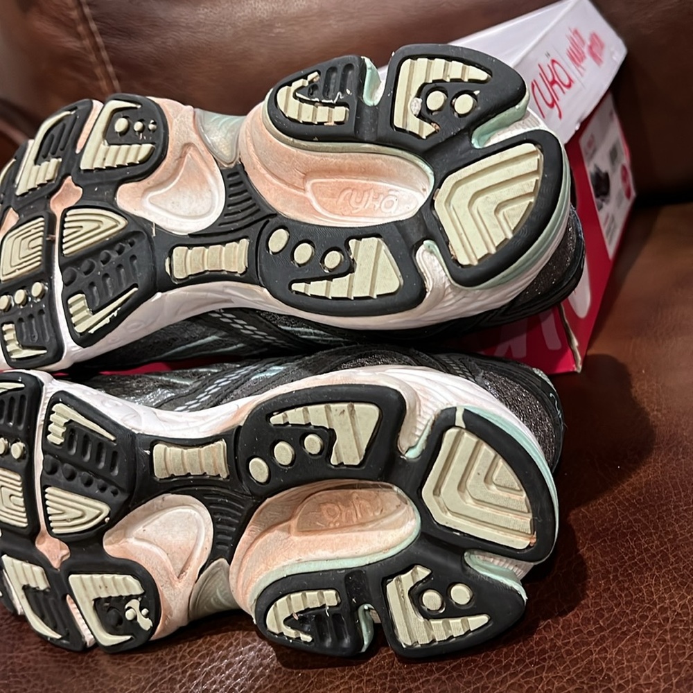 RYKA Ultimate Grey/Blk/Mint size 8.5 m, EUC - Picture 10 of 11